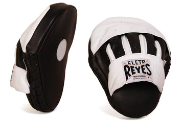 Manillas curvas o Manoplas para golpes Cleto Reyes